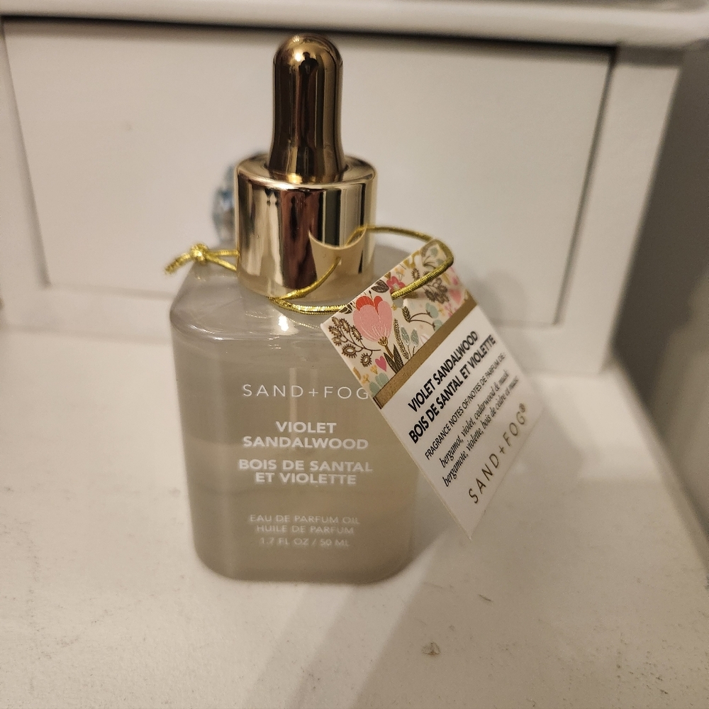 Sand And Fog Violet Sandalwood